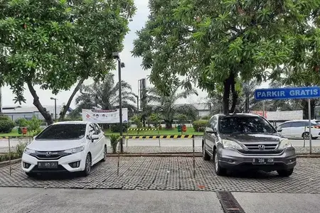 How to Parallel Park in a Small Space: 6 Steps That Work (2026)